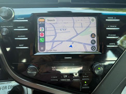 Used 2020 Toyota Camry SE FWD image 21