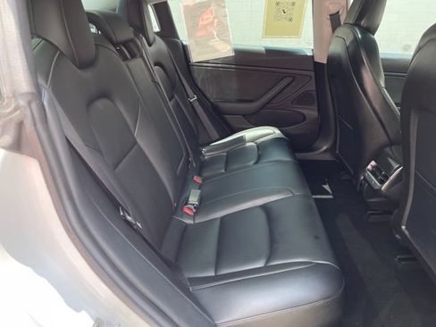 Used 2019 Tesla Model 3 Mid Range RWD image 32