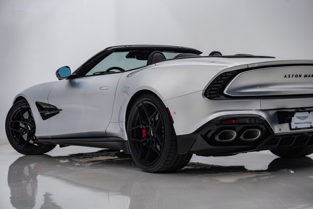 Used 2026 Aston Martin Vanquish Convertible RWD image 11