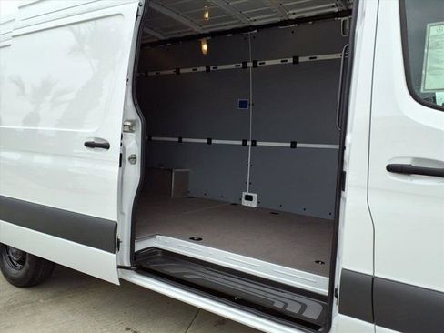 New 2026 Mercedes-Benz Sprinter 2500 image 24