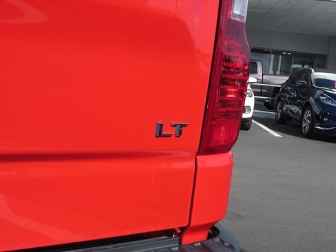 Used 2022 Chevrolet Silverado 1500 LT AWD/4WD image 9