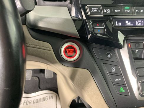Used 2018 Honda Odyssey Touring image 16