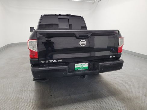 Used 2021 Nissan Titan SV w/ SV Convenience Package image 6