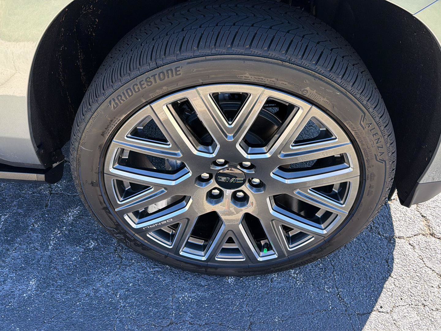 Used 2026 GMC Yukon Denali Ultimate AWD/4WD image 45