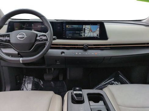 Used 2023 Nissan Ariya AWD image 11