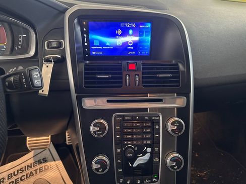 Used 2016 Volvo XC60 T6 R-Design Platinum w/ Climate Package image 15