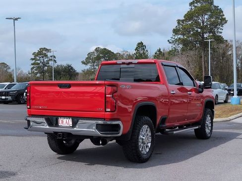 Used 2024 Chevrolet Silverado 2500 LTZ w/ LTZ Plus Package image 3
