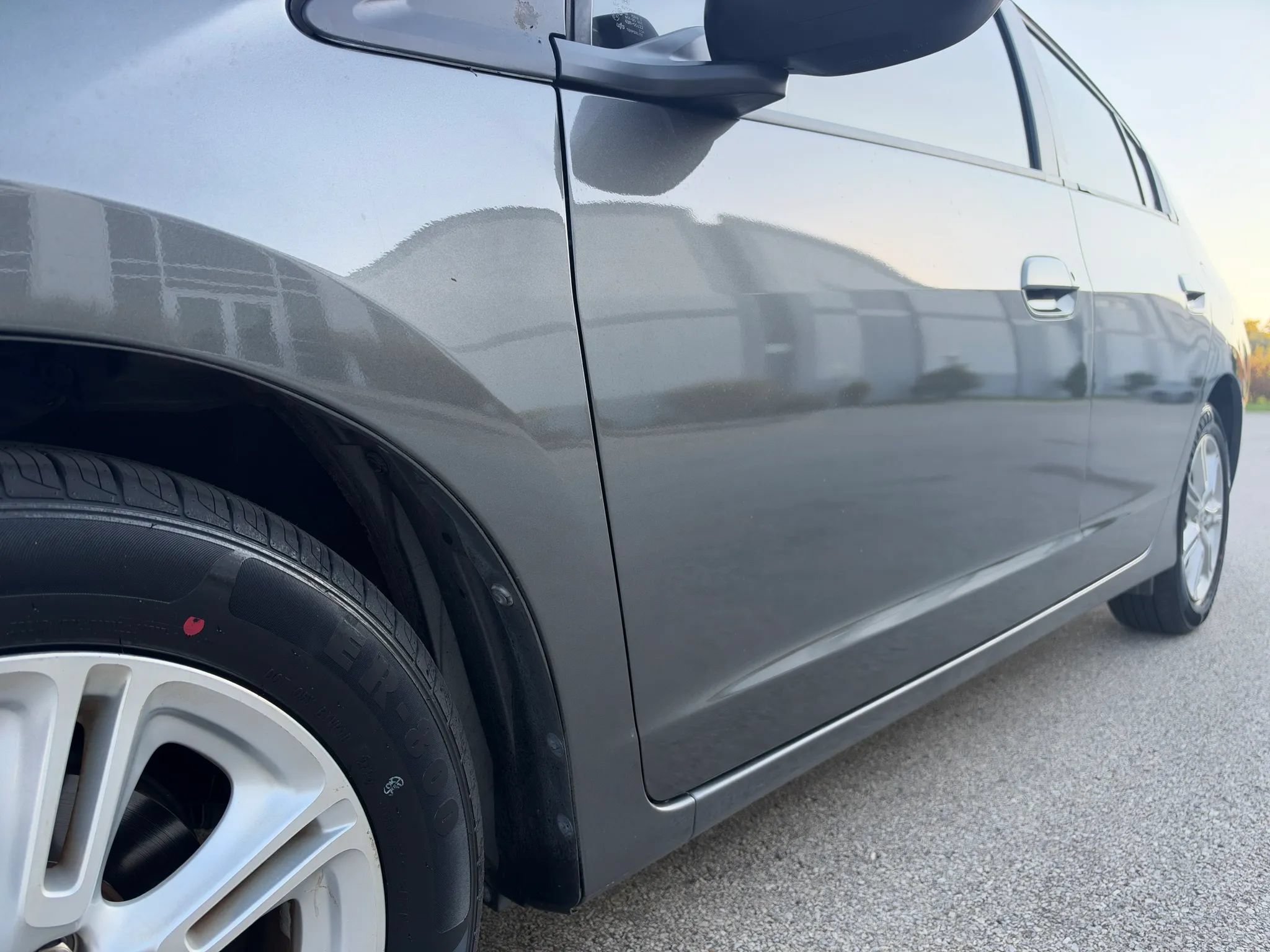 Used 2010 Honda Insight EX image 5