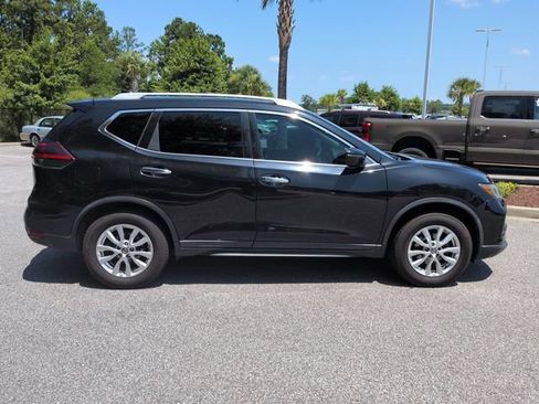 Used 2019 Nissan Rogue SV FWD image 3