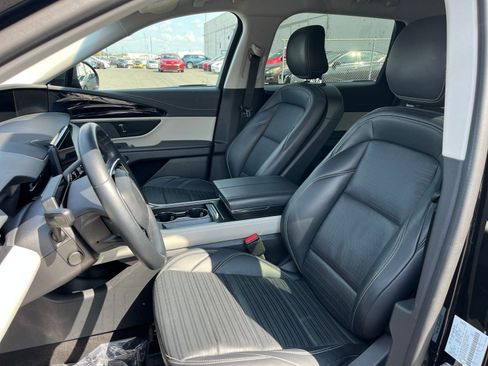 Used 2024 Lincoln Nautilus Reserve image 36