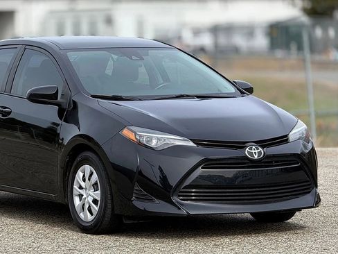 Used 2018 Toyota Corolla L image 15