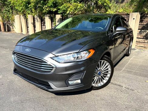 Used 2020 Ford Fusion SE w/ Equipment Group 151A image 1