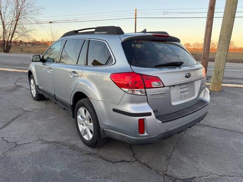 Used 2012 Subaru Outback 2.5i Limited w/ Moonroof Pkg image 4