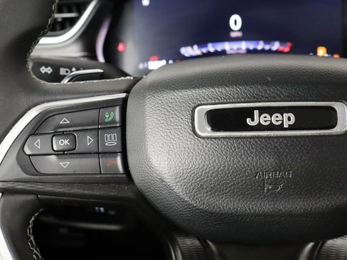 Used 2024 Jeep Grand Cherokee L Laredo AWD/4WD image 8