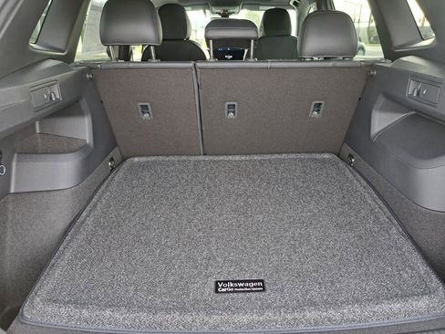 New 2026 Volkswagen Tiguan SE R-Line image 24