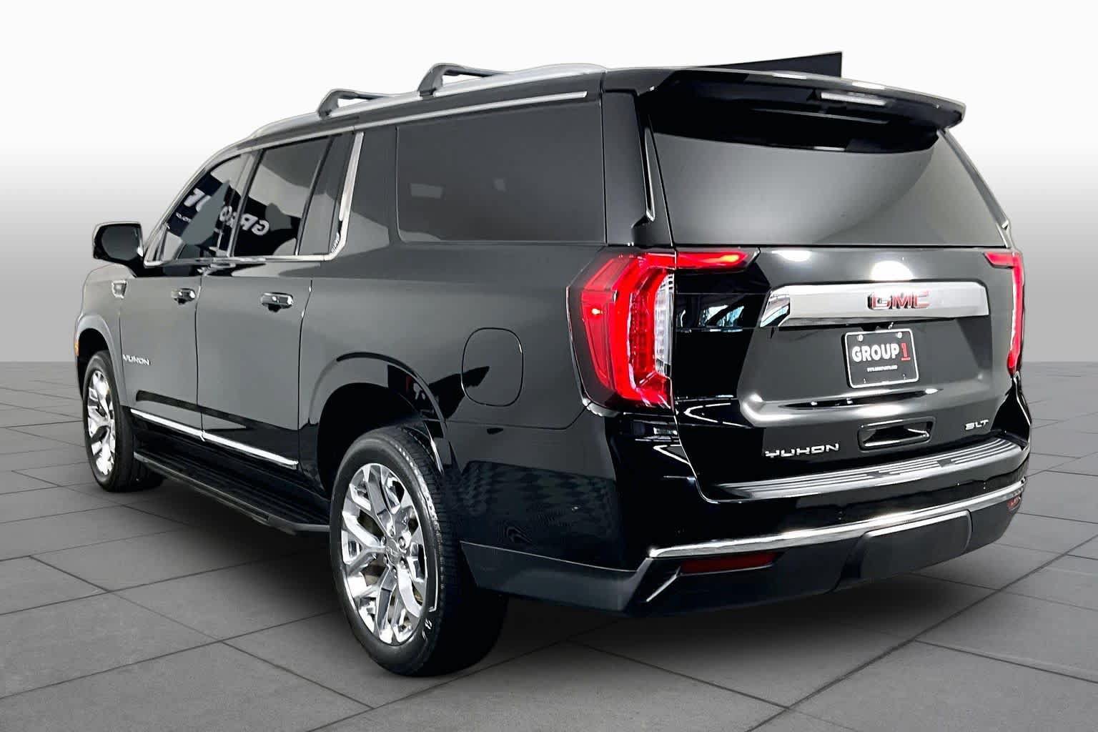 Used 2021 GMC Yukon XL SLT w/ SLT Premium Package RWD image 11