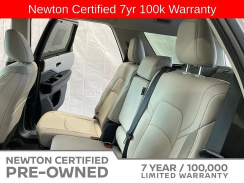 Used 2025 Nissan Pathfinder SL AWD/4WD image 20