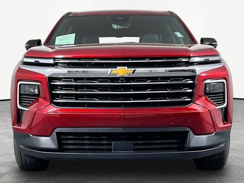 Used 2026 Chevrolet Traverse LT w/ Driver Confidence Package FWD image 2