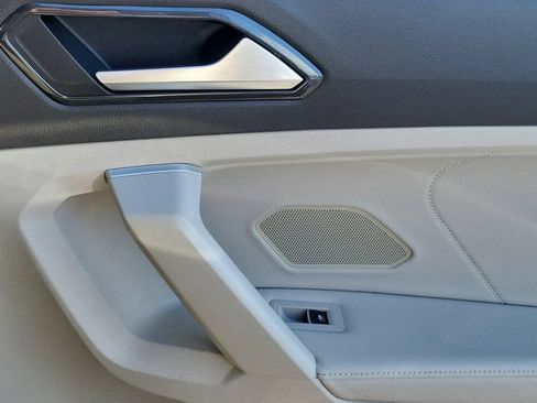 Certified 2023 Volkswagen Tiguan SE FWD image 7