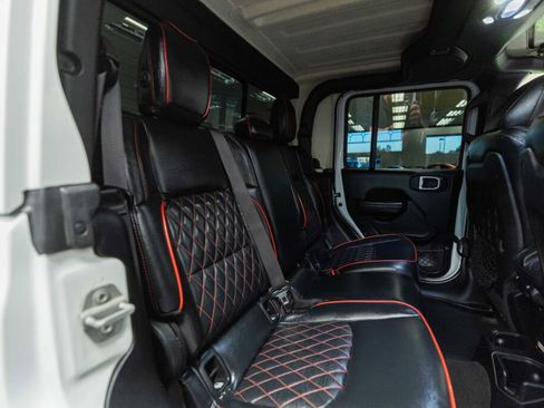 Used 2020 Jeep Gladiator Rubicon image 17