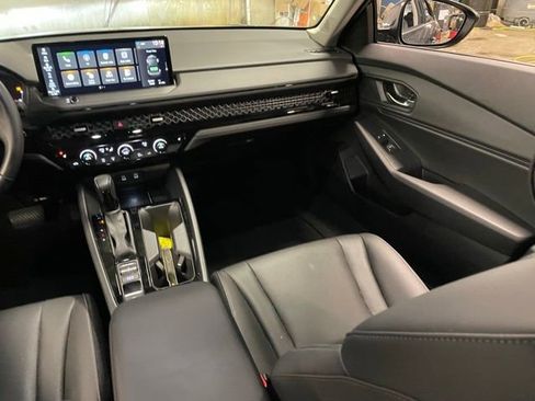 Used 2025 Honda Accord EX-L image 10
