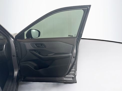 Used 2021 Nissan Rogue S FWD image 31
