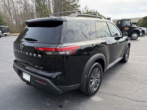 Used 2022 Nissan Pathfinder SV w/ SV Premium Package image 5