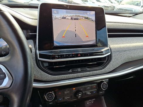 Certified 2022 Jeep Compass Latitude w/ Convenience Group image 18