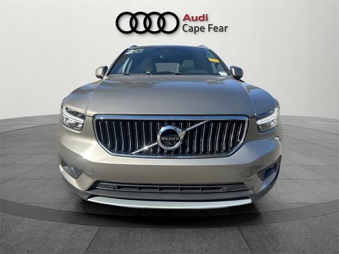Used 2020 Volvo XC40 T4 Inscription image 2