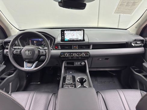 Used 2023 Honda Pilot Elite image 13