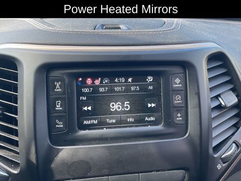 Used 2015 Jeep Cherokee Latitude w/ Cold Weather Group image 16