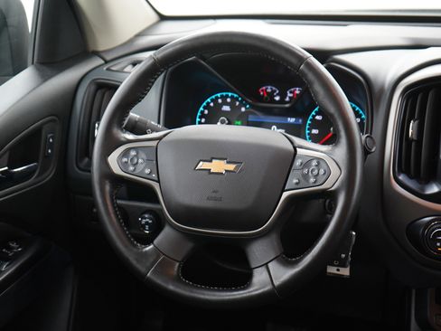 Used 2019 Chevrolet Colorado Z71 w/ Z71 Midnight Edition AWD/4WD image 16