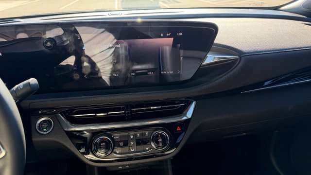 Used 2025 Buick Envista Sport Touring w/ Convenience I Package FWD image 19