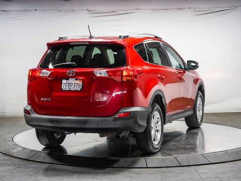 Used 2014 Toyota RAV4 XLE w/ Preferred Accessory Package FWD image 4