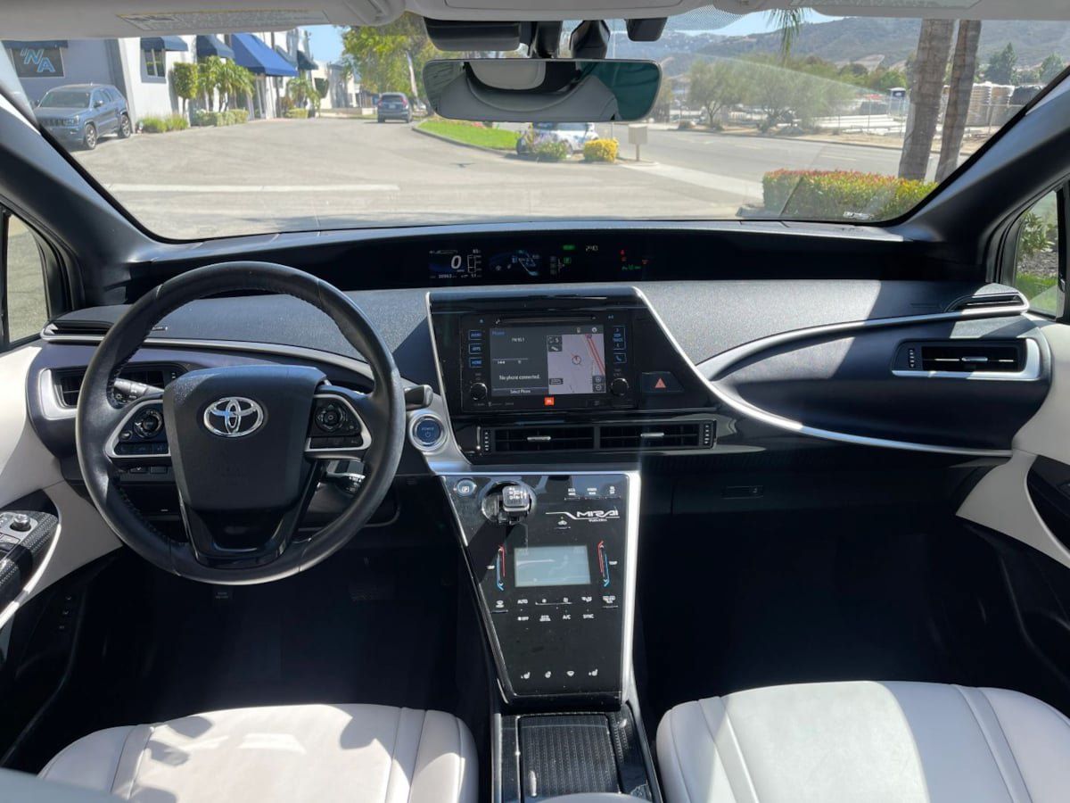 Used 2016 Toyota Mirai FWD image 11