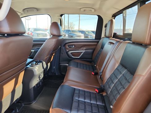Used 2019 Nissan Titan Platinum Reserve w/ Platinum Utility Package image 10