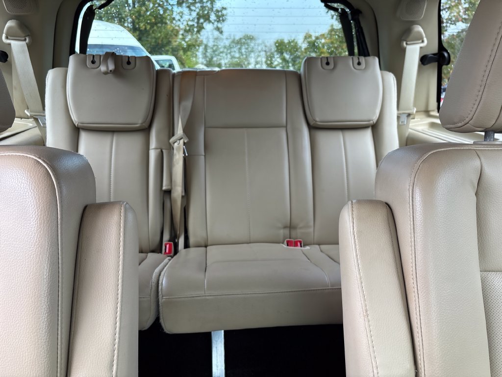 Used 2016 Ford Expedition Limited w/ Equipment Group 301A AWD/4WD image 30
