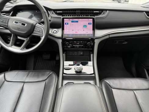 Used 2024 Jeep Grand Cherokee L Limited w/ Luxury Tech Group II image 11