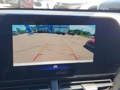 Used 2025 Chevrolet Trax RS w/ Sunroof Package FWD image 17