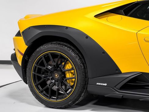 Used 2024 Lamborghini Huracan Sterrato image 48