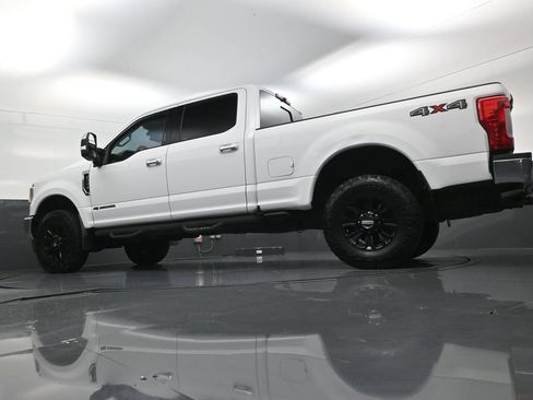 Used 2019 Ford F250 XLT w/ XLT Premium Package AWD/4WD image 18