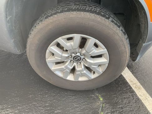 Used 2024 Nissan Frontier SV w/ SV Convenience Package image 6