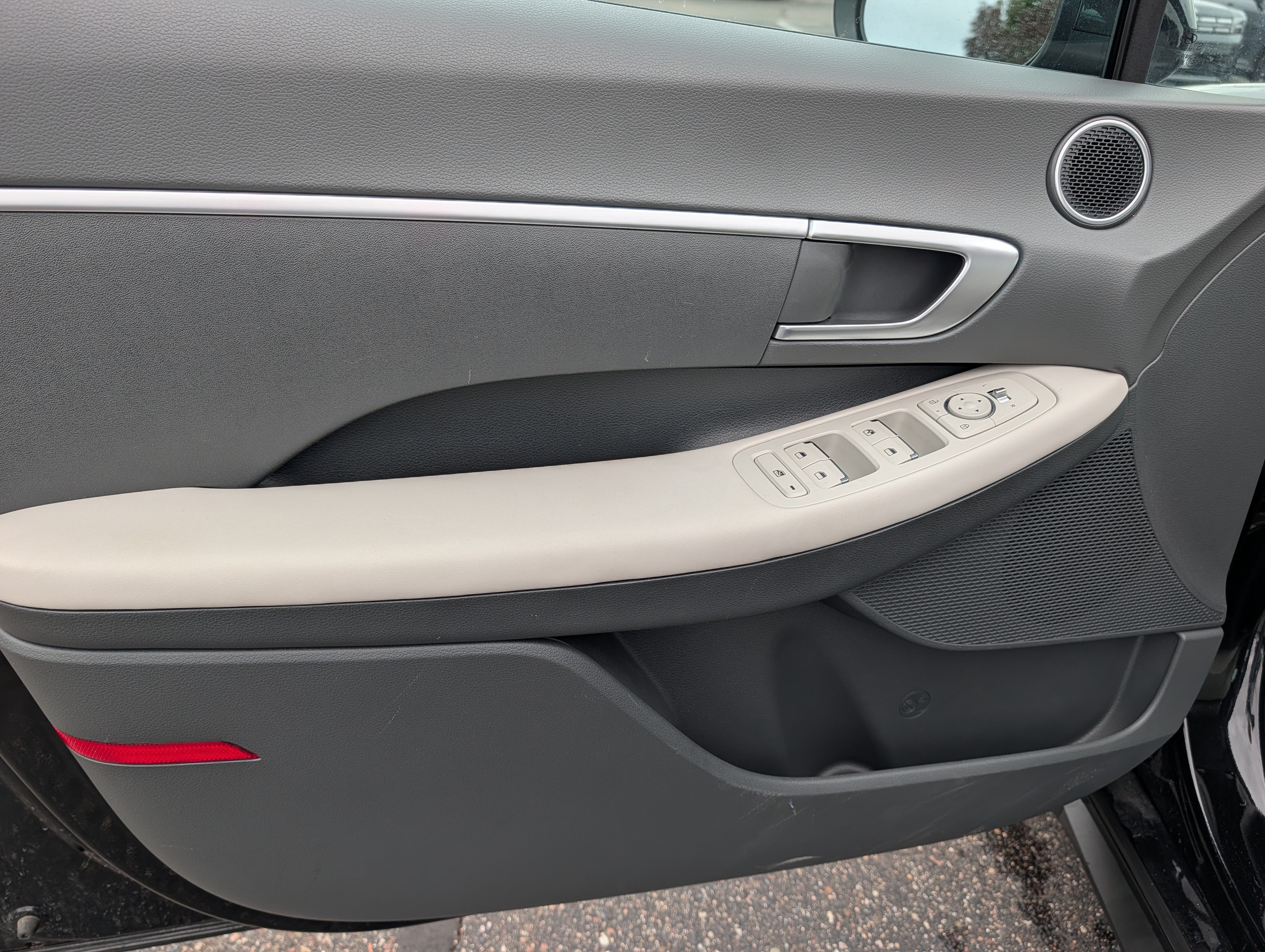 Used 2025 Hyundai Sonata SE FWD image 11