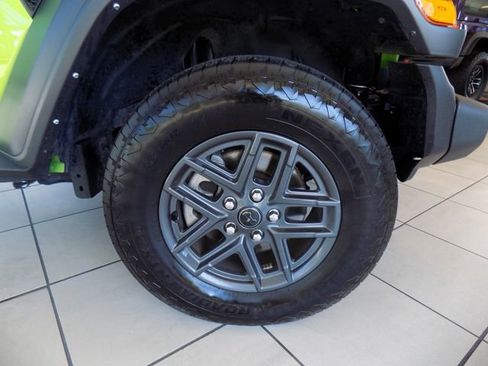 Certified 2025 Jeep Wrangler Unlimited Sport AWD/4WD image 10