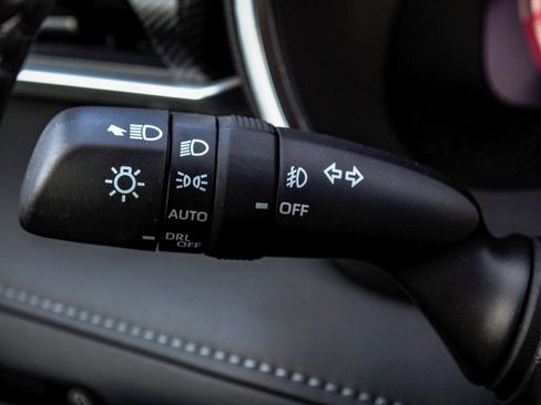 Used 2025 Toyota Highlander XSE AWD/4WD image 25