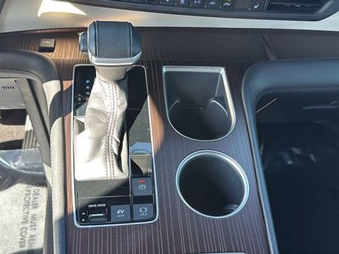 Used 2022 Toyota Sienna XLE image 25