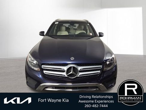 Used 2018 Mercedes-Benz GLC 300 4MATIC image 3