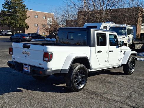 Used 2023 Jeep Gladiator Overland image 6