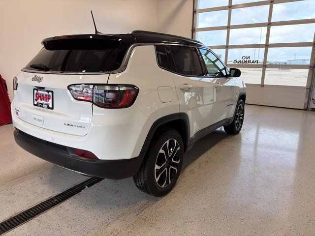 Used 2023 Jeep Compass Limited w/ Sun and Sound Group AWD/4WD image 8