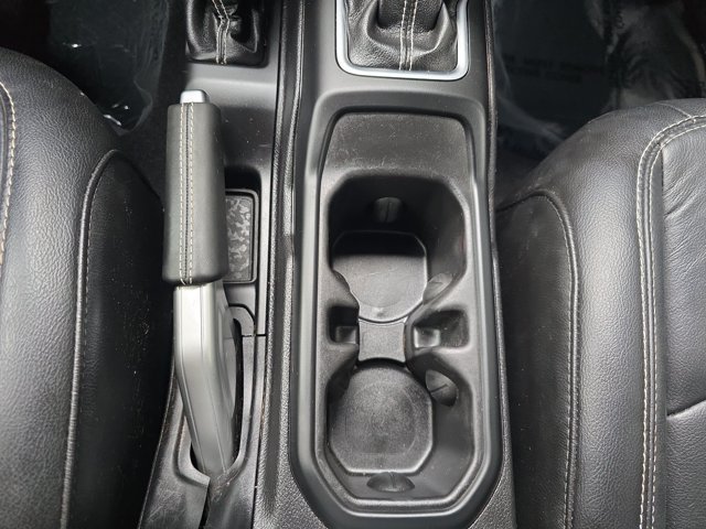 Used 2019 Jeep Wrangler Unlimited Sahara AWD/4WD image 38
